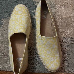 *New* Women’s Dr. Scholl’s Espadrille Shoes Size 11 - Yellow & White